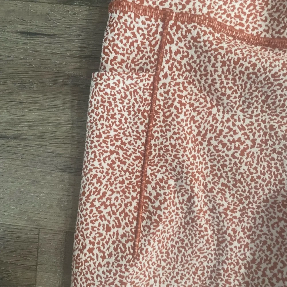 Athleta Salutation Stash II Pocket Tight - Picture 3 of 6